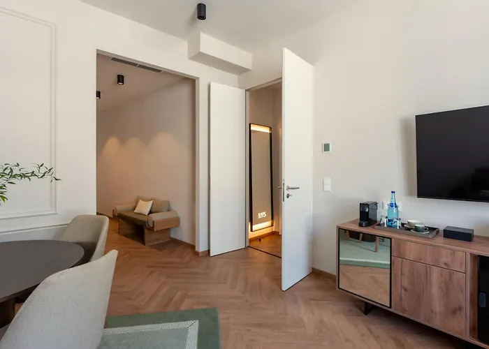 Lovis Hotel 4*