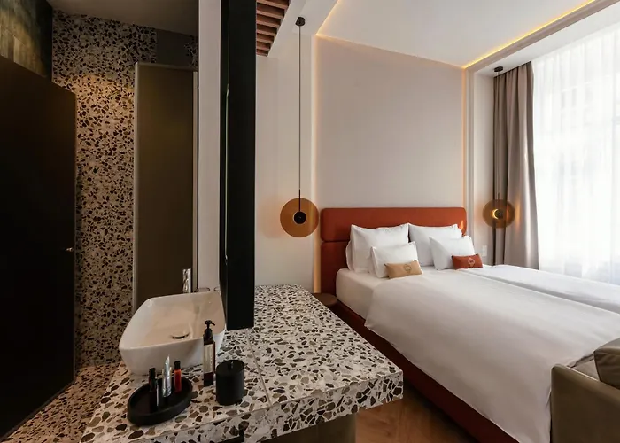 Lovis Hotel 4*
