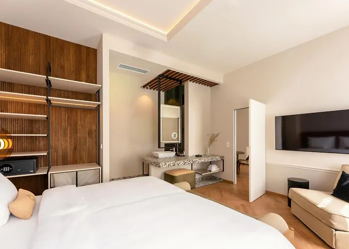 Lovis Hotel 4*
