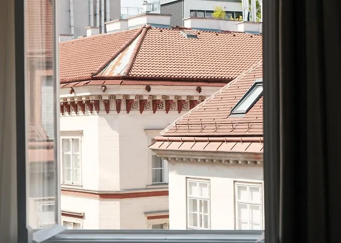 Lovis Hotel 4*